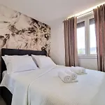 Monlux Studio Apartment